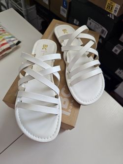 BC Footwear All This Time Sandal white V-leather size 8.5 women's slide sandals