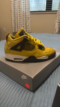 jordan’s 4 lightning
