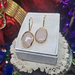 HandMade Art/Pink Quartz Goldtone Base