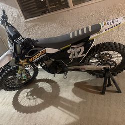HUSQVARNA FC250