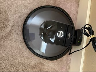 iRobot Roomba i7 Smart Robot Vacuum