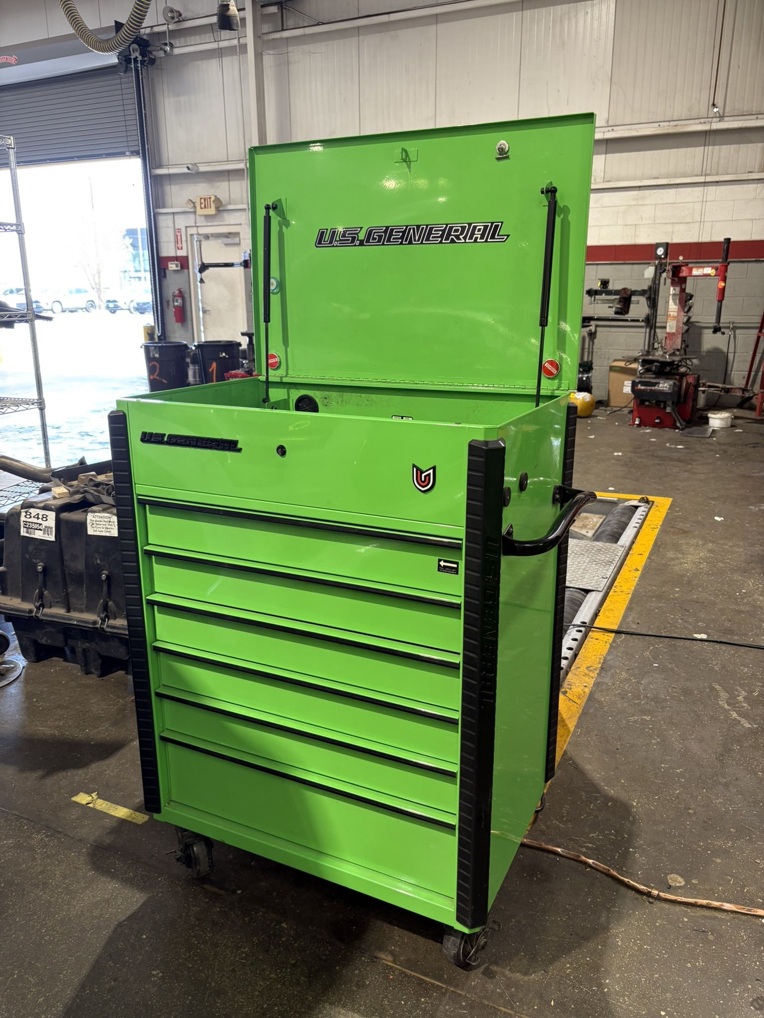 Tool Box U.S. GENERAL 34 in. Full Bank Service Cart, Green