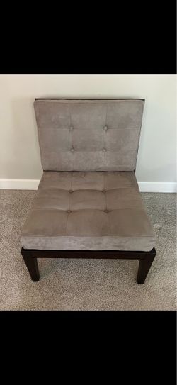 Armless accent chair