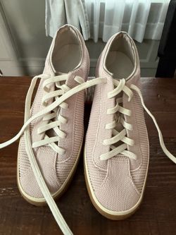Rothy’s the Lace Up Sneaker size 9