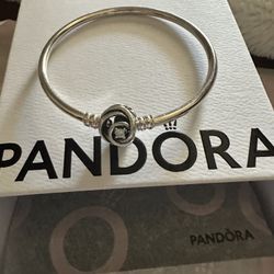 Original  Pandora  Moments S925 Bangle