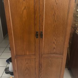 Oak Computer/Entertainment Center.