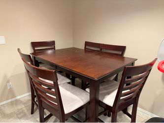 Free dining table/chair set