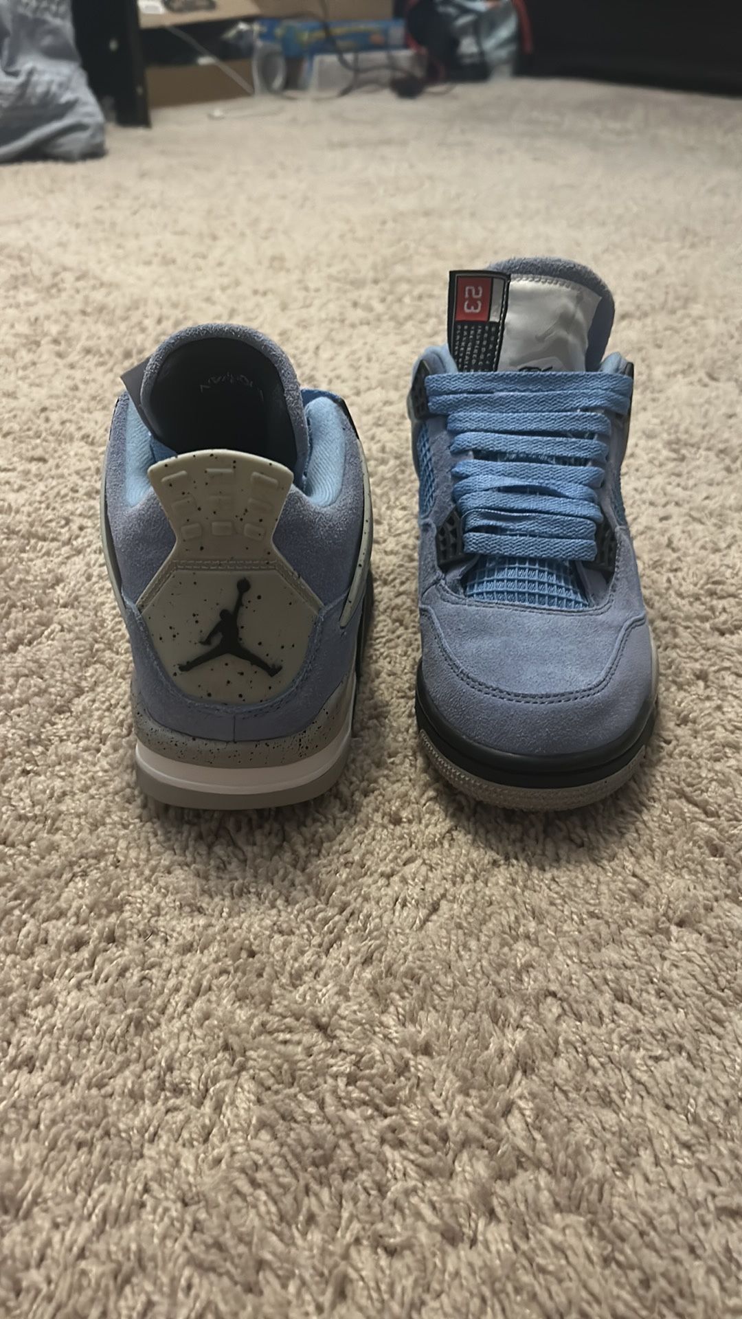 Jordan 4 Retro University Blue size 8 Men’s never used but no box