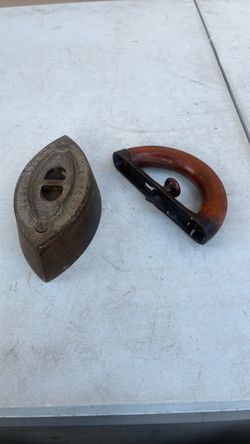 Vintage SAD Iron