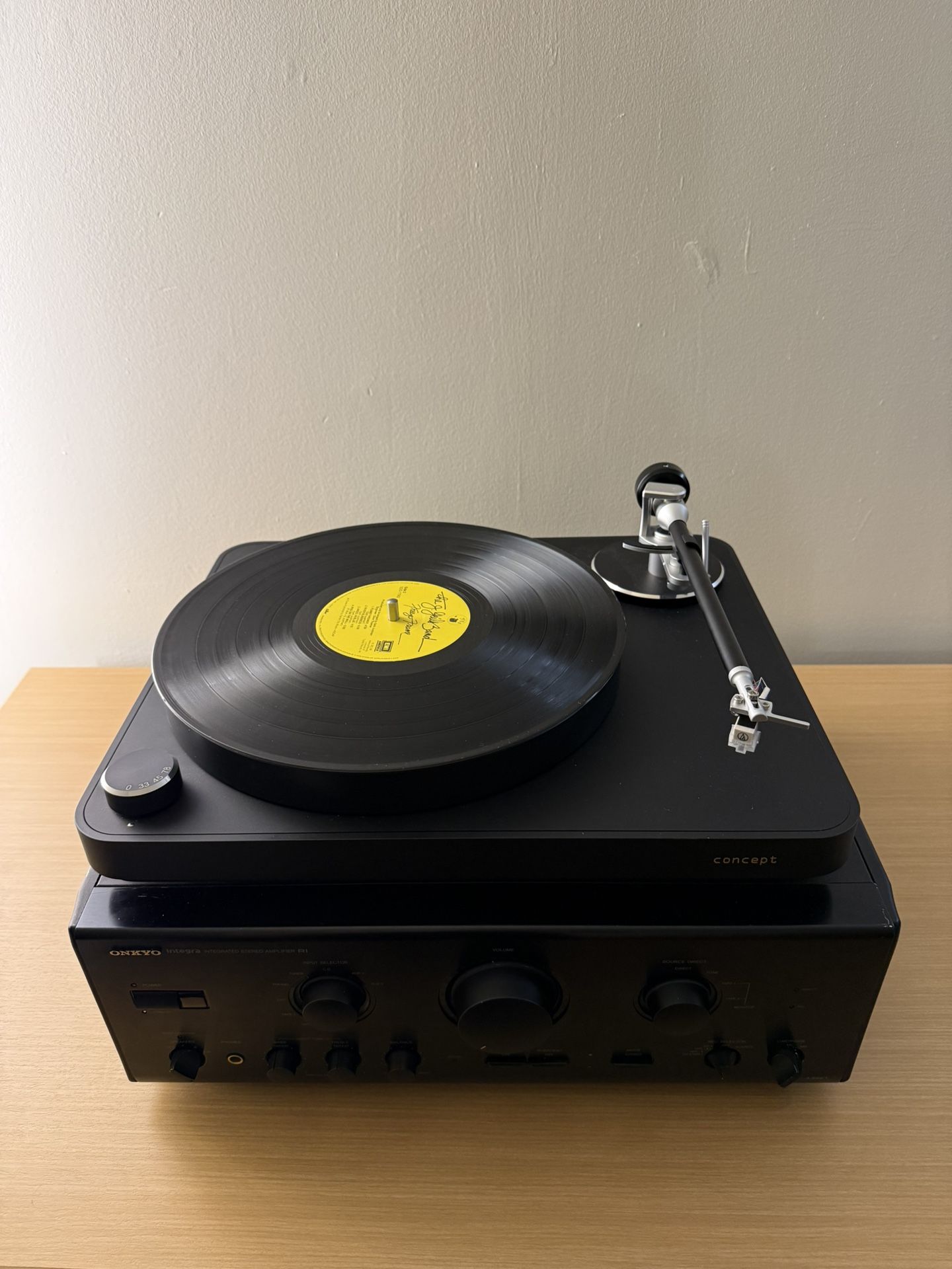 Clearaudio Concept Turntable (Brand New) + Onkyo Integra A-809 Stereo Amplifier
