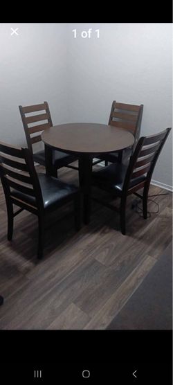 Round table 35 inches