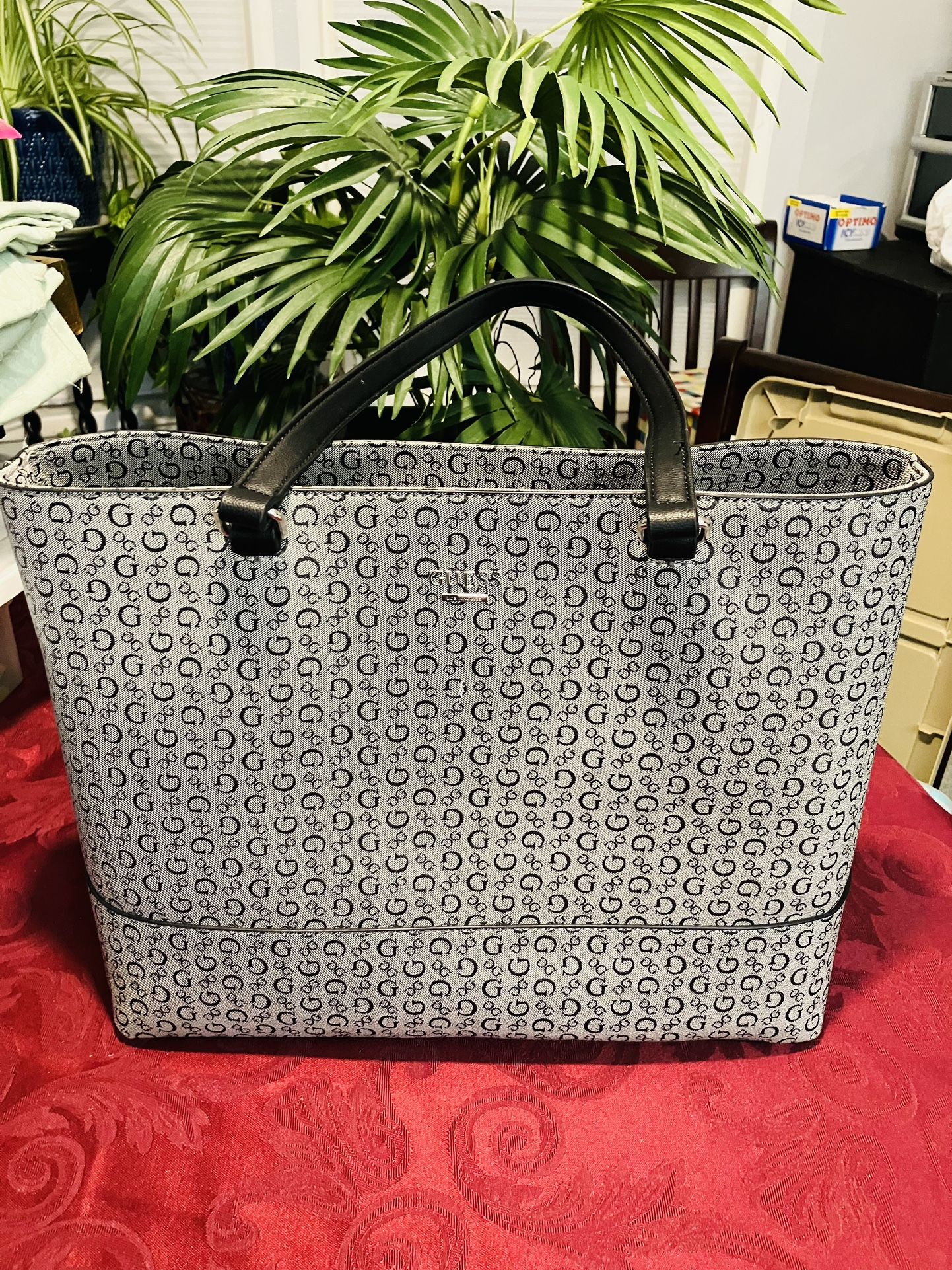 Guess Handbag & Glasses Case Set