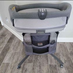Chicco Baby Bassinet With Caddy