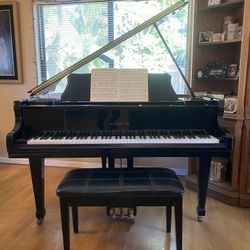 Samick Baby Grand Piano SG-140 - Includes Bench 