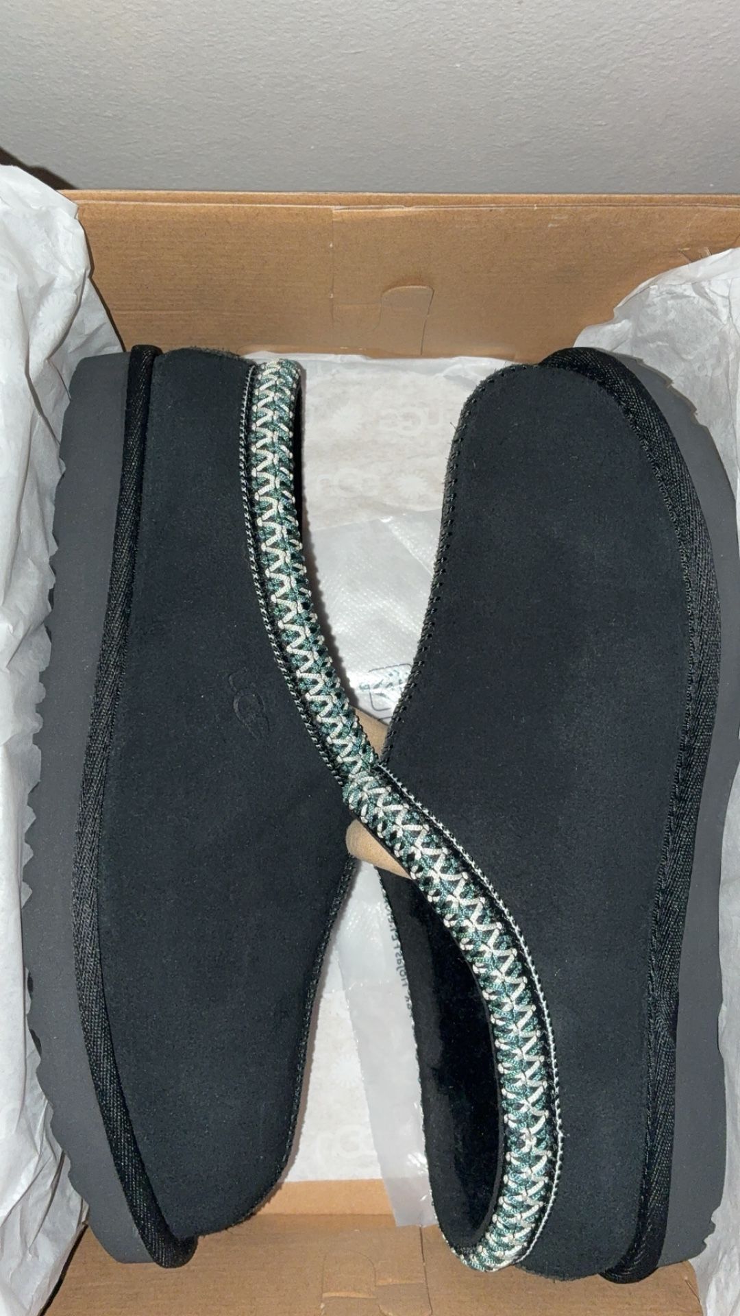 tasman uggs (brand new) !!!