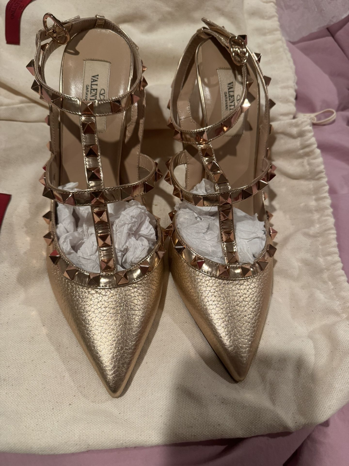 Valentino Garavani Rose Gold Pumps Size 39.5