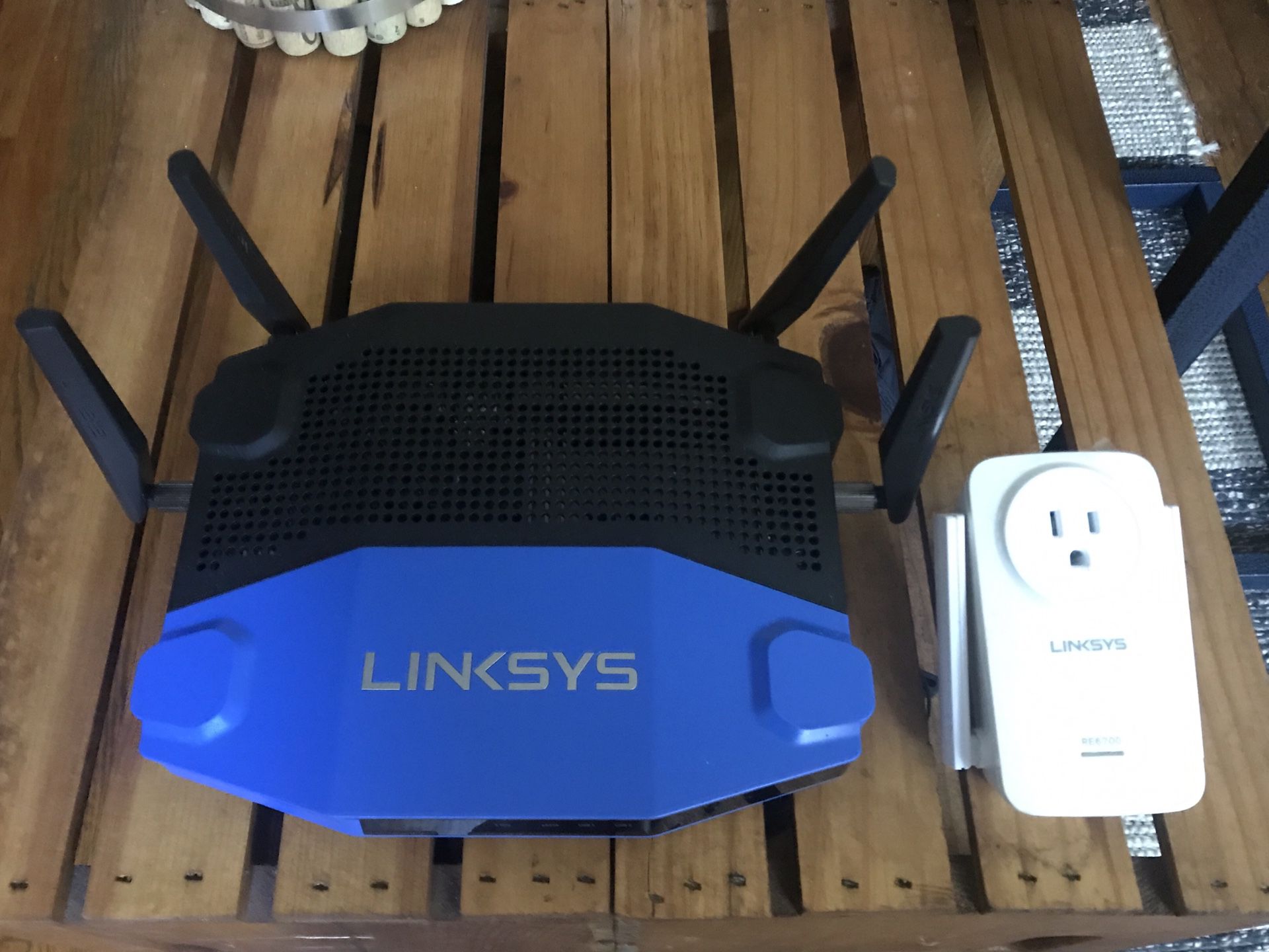 Linksys Dual-Band Professional WiFi Wireless Router + Extender