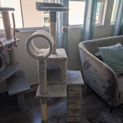 Cat Tower light grey 51"H