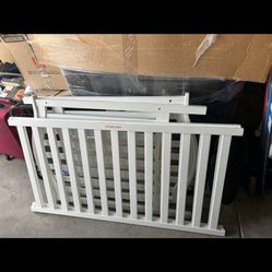 CRIB AND MATTRESS