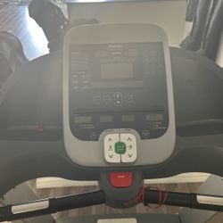 Heavy Duty Treadmill Precor 