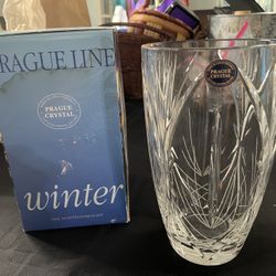 Vintage Prague Line Cut Lead Crystal 24% PbO Winter Vase 8” Tall