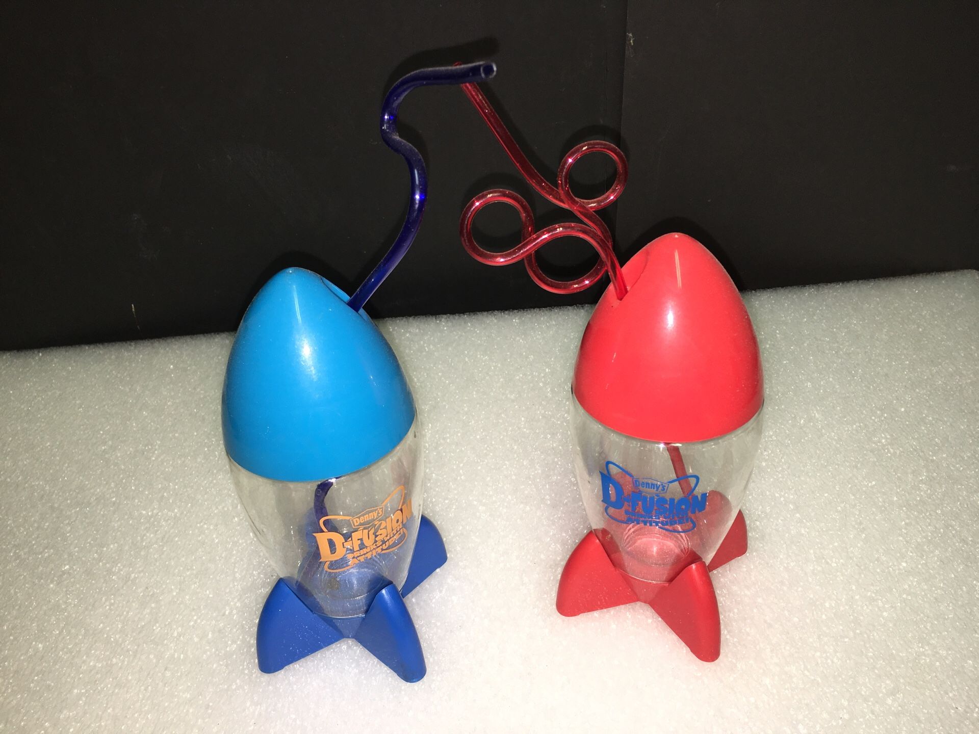 Retro Denny's D-Fusion Rocket Ship Sipper Cup with straws - One Red, One Blue