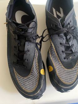 NIKE RUNNING SHOES ZOOM X. Size 7