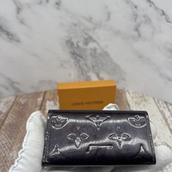 Louis Vuitton authentic key Case wallet 