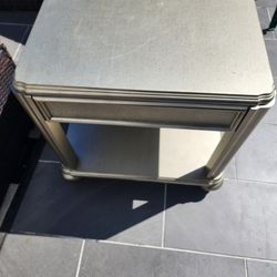 End table