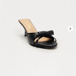 black kitten heels