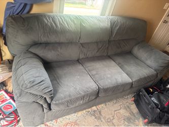 3 seat couch, needs to be gone by July 27th!
