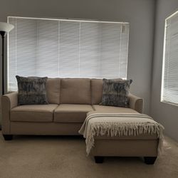 Stylish & Vesatile Sectional Sofá 