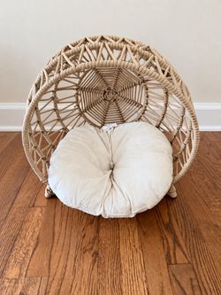 Woven cat or small pet bed
