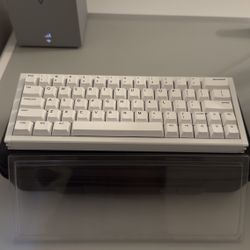 IQUNIX EZ63