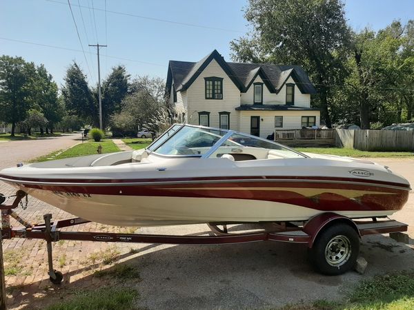 Ski boat 2002 tahoe q5