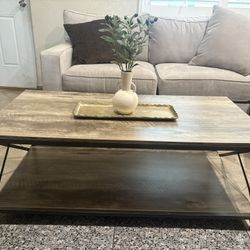 Farmhouse Coffee Table And Side Tables 