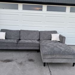 Living Spaces Gray Sectional sofa Couch Sala 