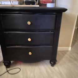 Dresser With Night Stand Piece Dresser Also Has A Big Mirror Attached 