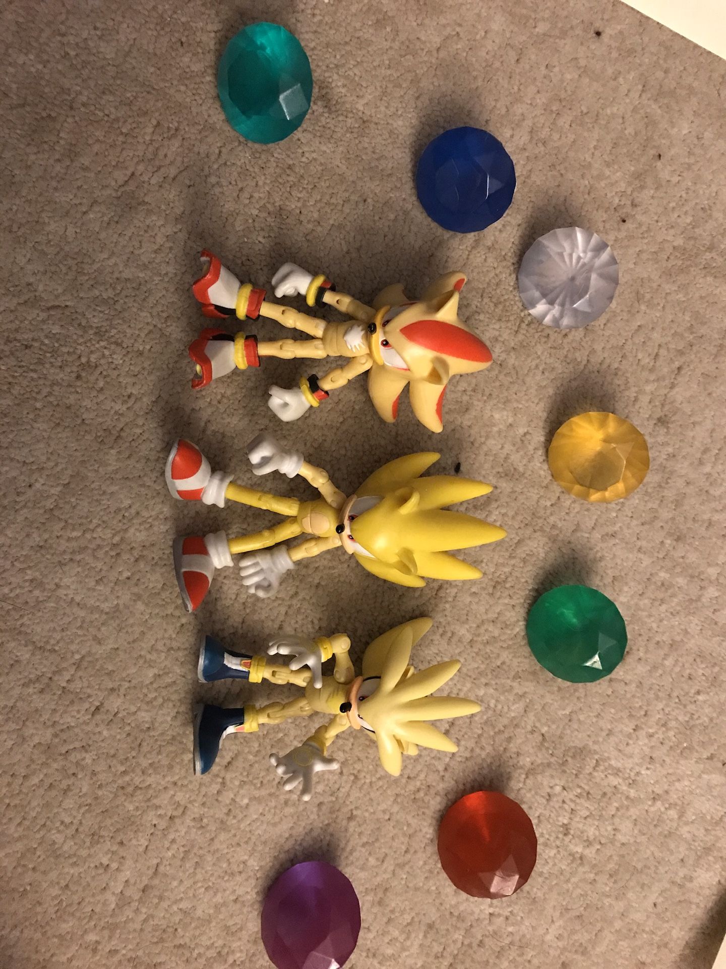 Sonic the hedgehog super pack action figures including 7 chaos emeralds