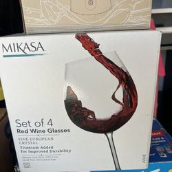 Mikasa Set Of 4