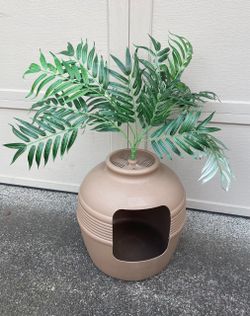 Hidden Litter Box Enclosure with Artificial Plant