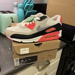 Brand new size 10 from 2010