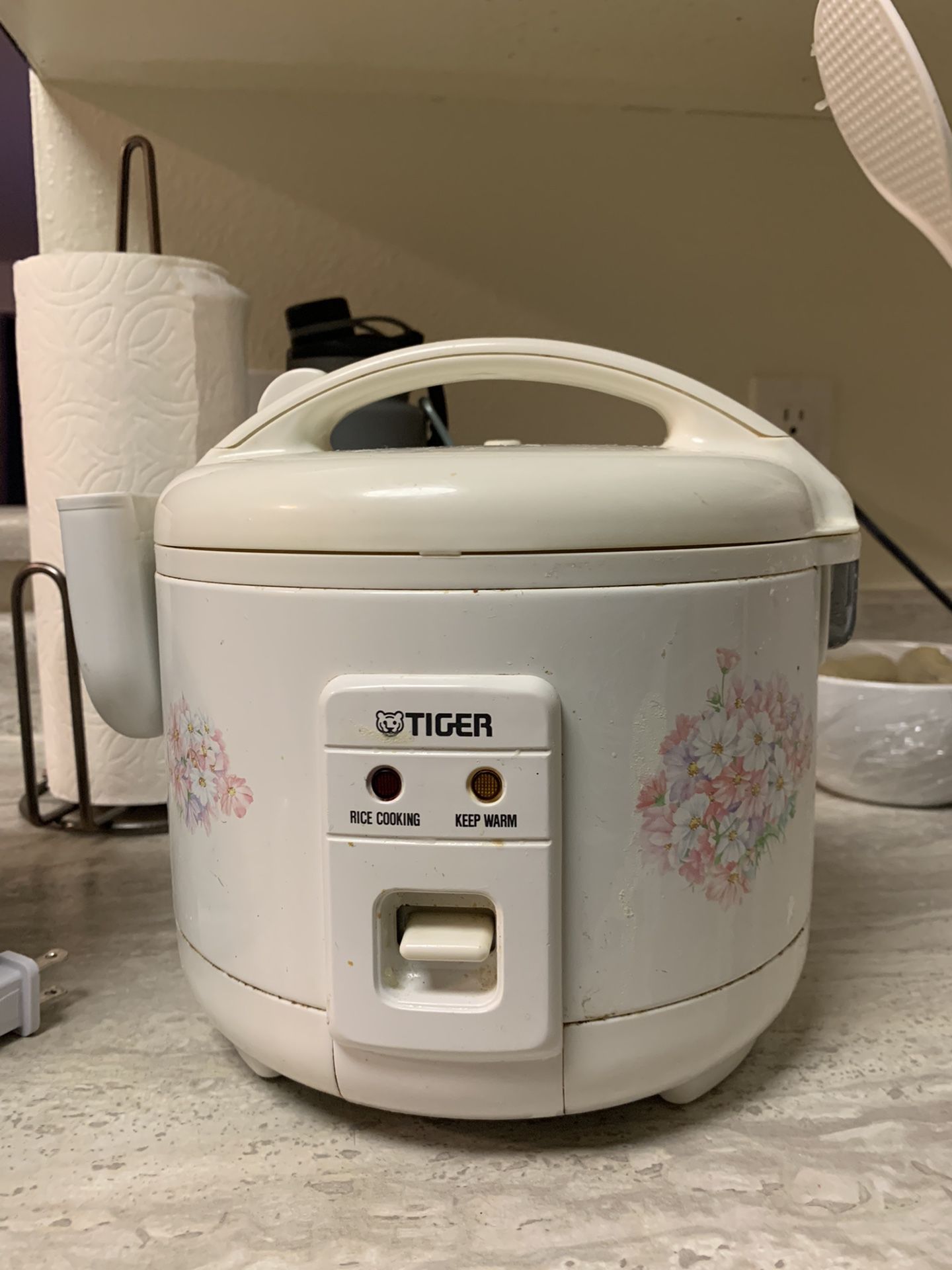 Tiger Rice Cooker 3 Cups for Sale in Kent, WA - OfferUp