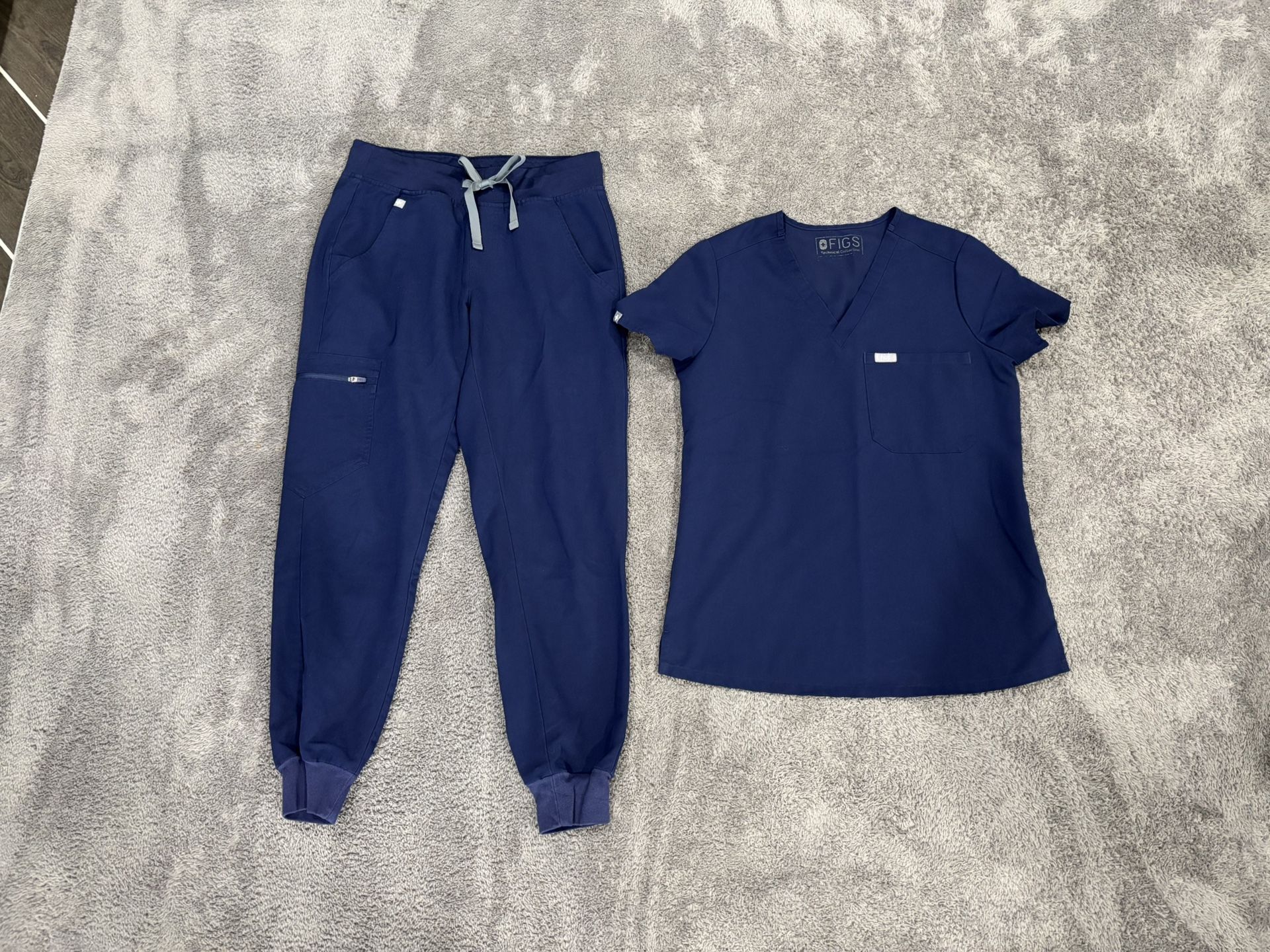XS/P FIGS Navy Blue scrub set