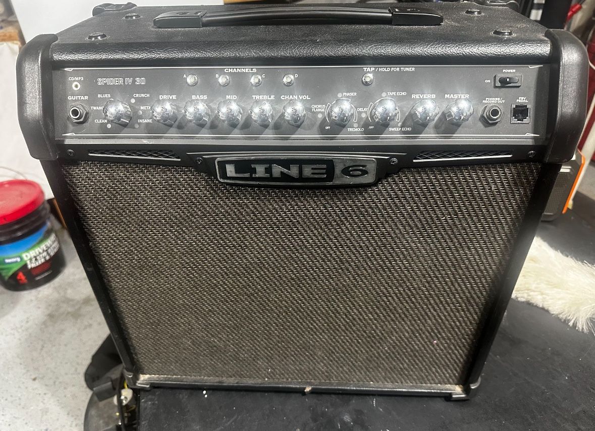 Line 6 Spider IV 30 30-watt 1x12 Modeling Guitar Amplifier