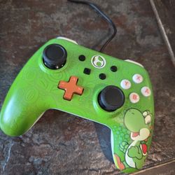 PowerA Wired Controller Yoshi Edition (Nintendo Switch)