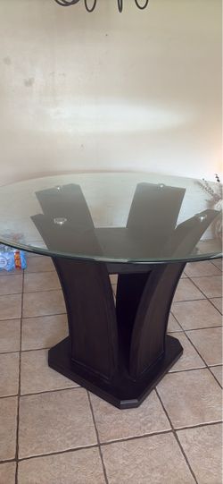 Circle glass table