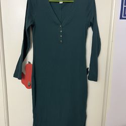 L - Fitted Long Sleeve Dress 