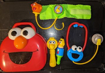 Elmo Giggle Doctor Medical Kit Sesame Street Dr Bag Complete for Sale in Beaverton OR OfferUp