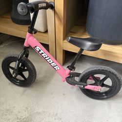 Strider Balance bike pink